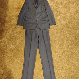 Men's Gray Two-Piece Suit - Classic Formal Blazer & Trousers